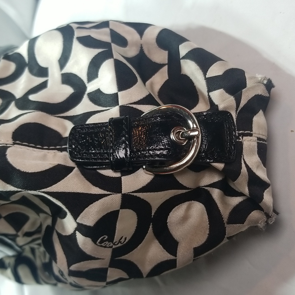 Coach signature canvas handbag NO.K0982-14587. - Picture 13 of 15